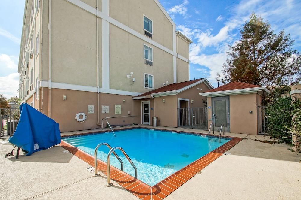 Days Inn By Wyndham Baton Rouge I-10 Exterior photo